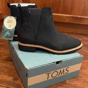 Toms Cleo Black Leather Boots NWT Size 7